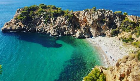 playa nudista en altea|La Cala Barra Grande en Altea. La playa nudista en。